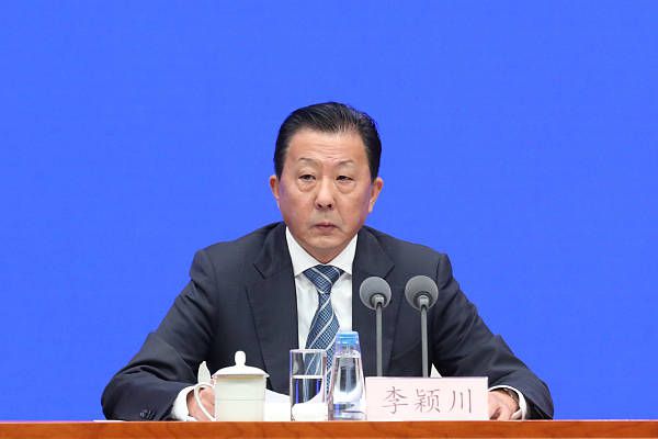 伊尔迪兹从7岁起就在拜仁慕尼黑青年队效力，2022年7月，尤文图斯从拜仁慕尼黑签下了伊尔迪兹。